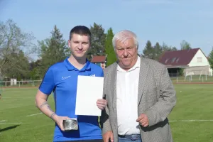 Fußballheld gesucht - Fußballheld gefunden! Auszeichnung für Maximilian Preuß